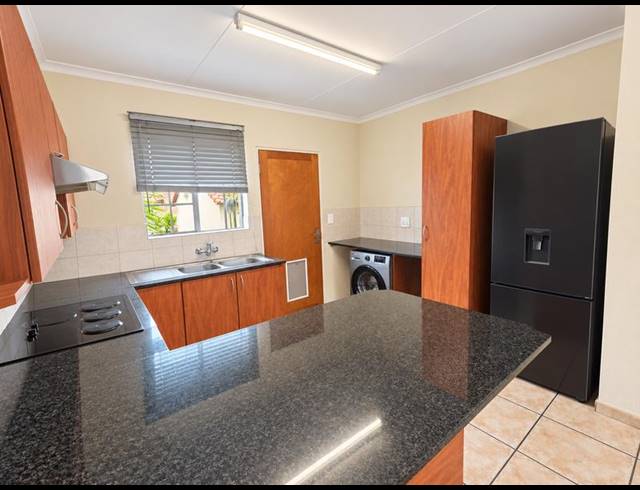2 BEDROOM TOWNHOUSE FOR SALE IN AMBERFIELD